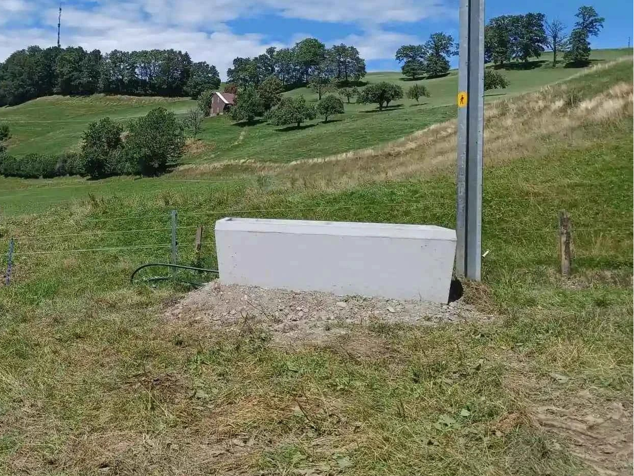 Bassin béton 800 L – Livré